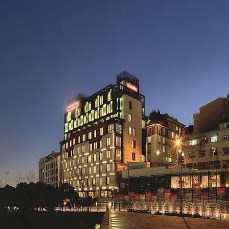 Отель Moevenpick Golden Horn 5*