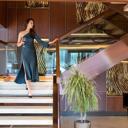 Отель Moevenpick Golden Horn 5*