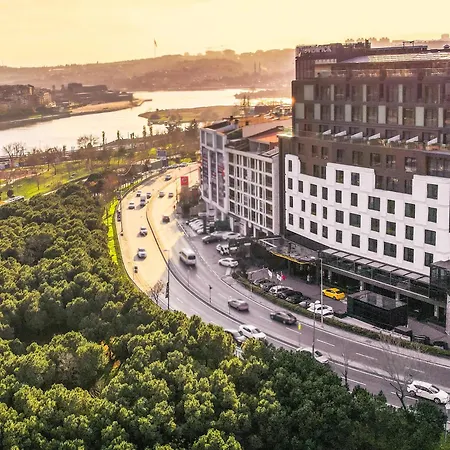 Отель Moevenpick Golden Horn