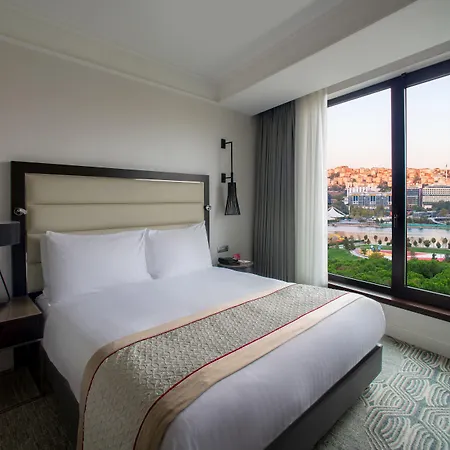 Hotel Moevenpick Golden Horn 5*