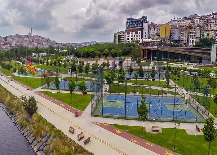 Отель Moevenpick Golden Horn 5*