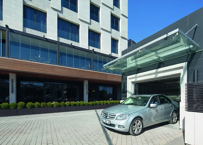 Отель Moevenpick Golden Horn